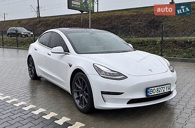 Седан Tesla Model 3 2021 в Львове