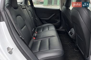 Седан Tesla Model 3 2021 в Львове