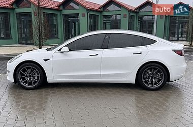 Седан Tesla Model 3 2021 в Львове