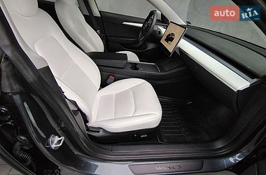 Седан Tesla Model 3 2022 в Ивано-Франковске