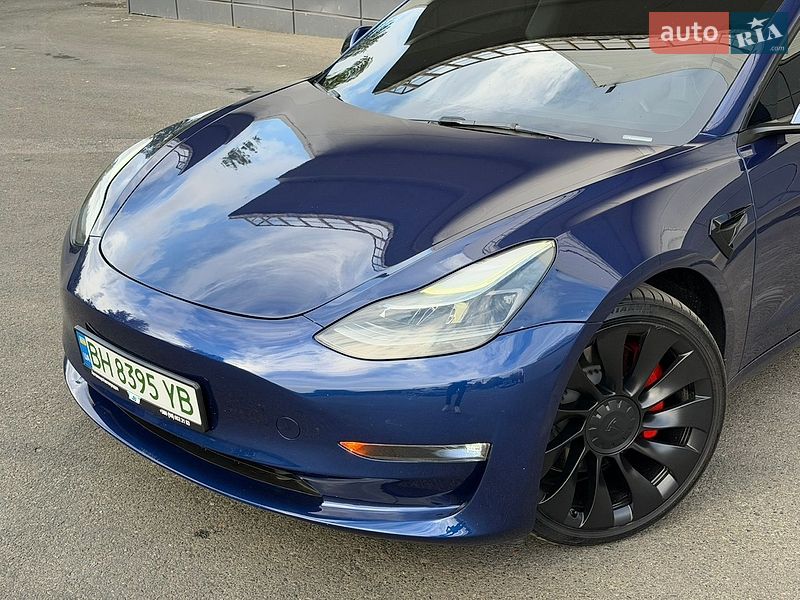 Седан Tesla Model 3 2023 в Одессе