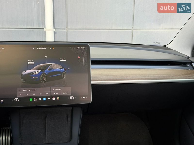 Седан Tesla Model 3 2023 в Одессе