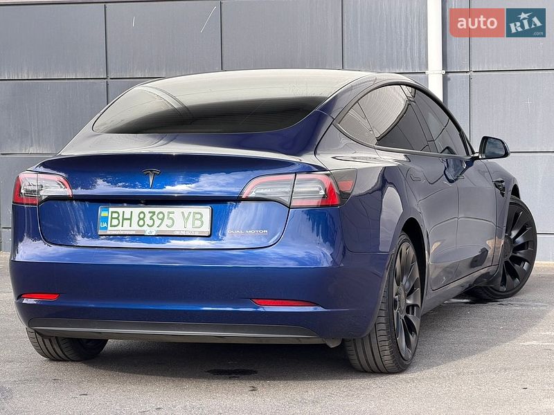 Седан Tesla Model 3 2023 в Одессе