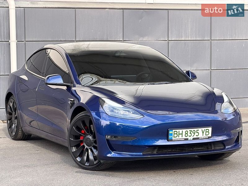 Седан Tesla Model 3 2023 в Одессе