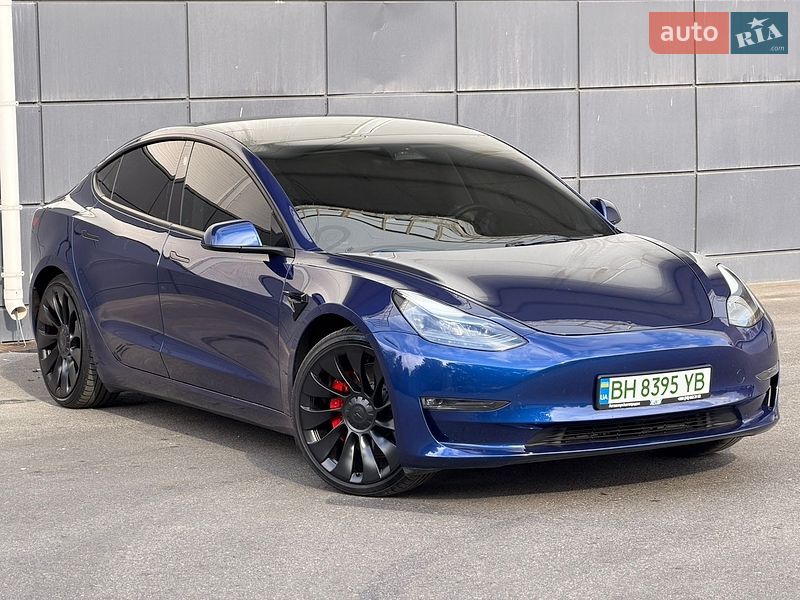 Седан Tesla Model 3 2023 в Одессе