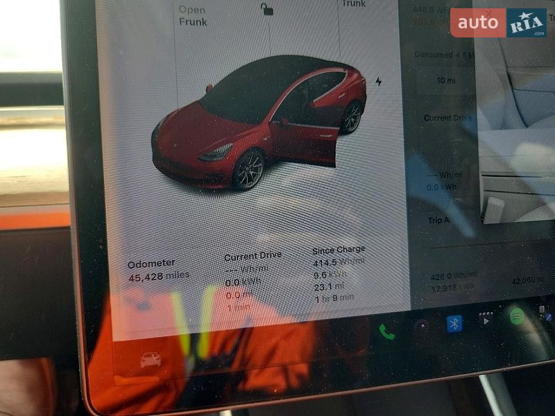 Седан Tesla Model 3 2019 в Львове