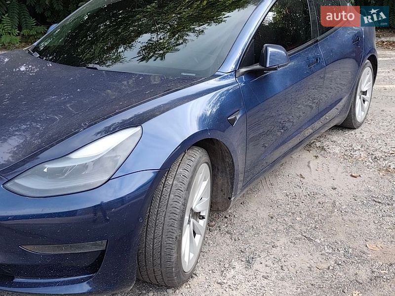 Седан Tesla Model 3 2021 в Кривом Роге