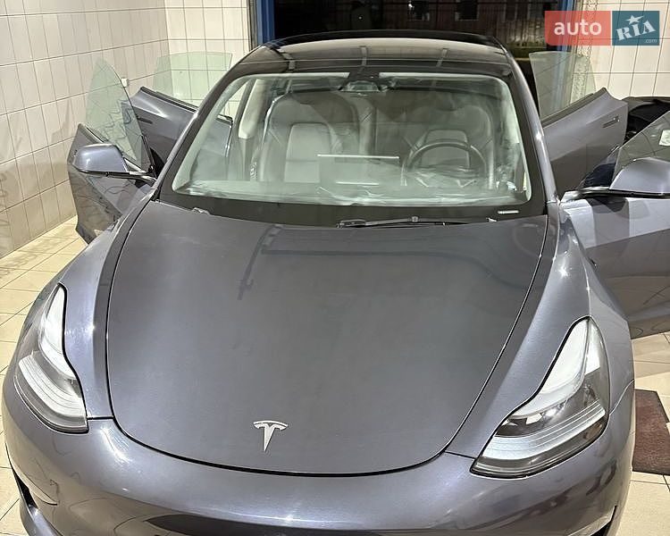 Седан Tesla Model 3 2023 в Кременчуге