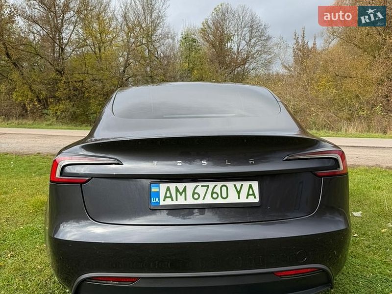 Седан Tesla Model 3 2025 в Бердичеві