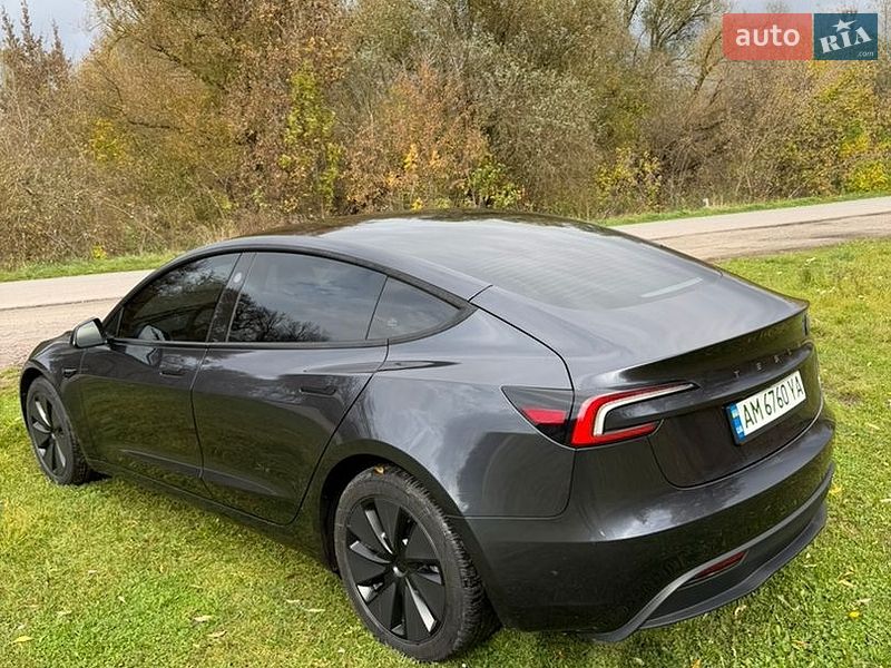 Седан Tesla Model 3 2025 в Бердичеві