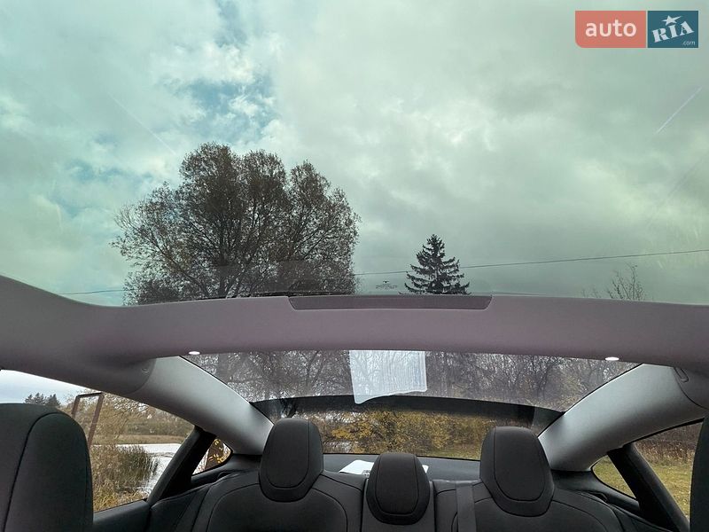Седан Tesla Model 3 2025 в Бердичеві
