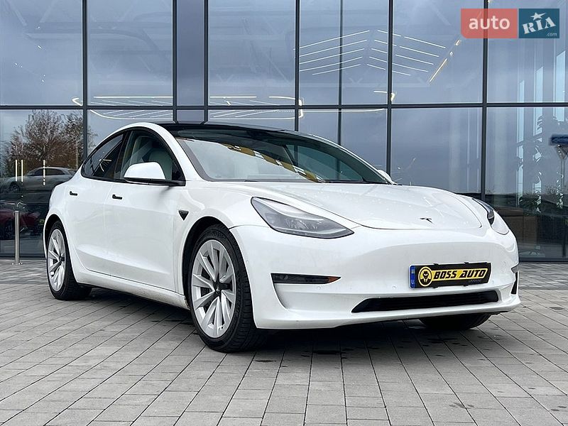 Tesla Model 3 2022