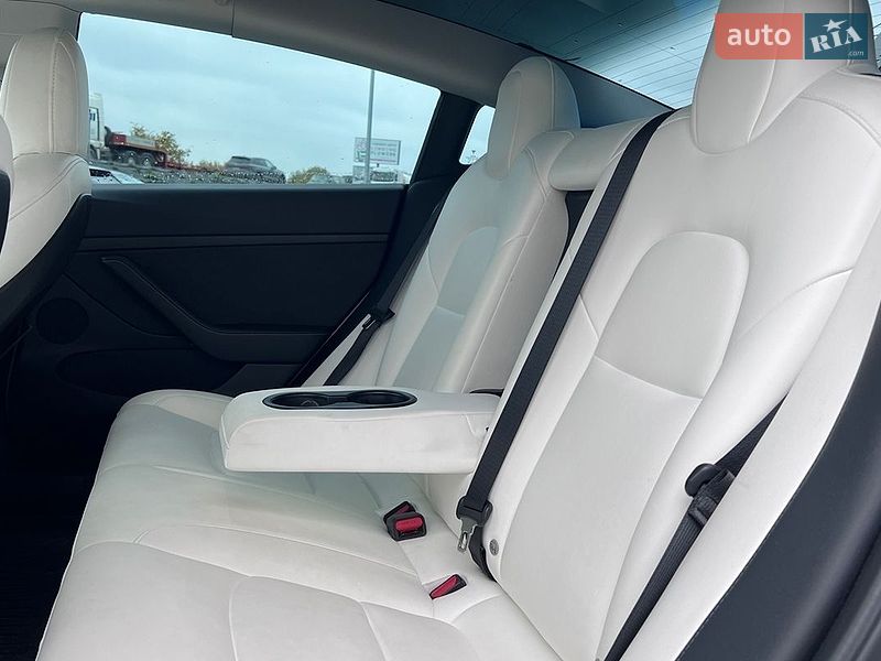 Седан Tesla Model 3 2022 в Львове фото 20 Седан Tesla Model 3 2022 в Львове