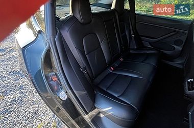 Седан Tesla Model 3 2021 в Львове