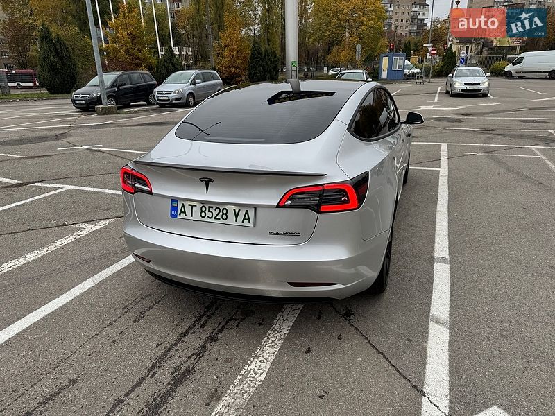 Седан Tesla Model 3 2022 в Ивано-Франковске