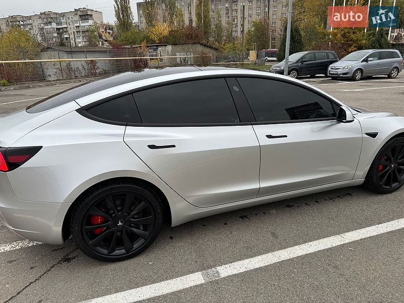 Седан Tesla Model 3 2022 в Ивано-Франковске