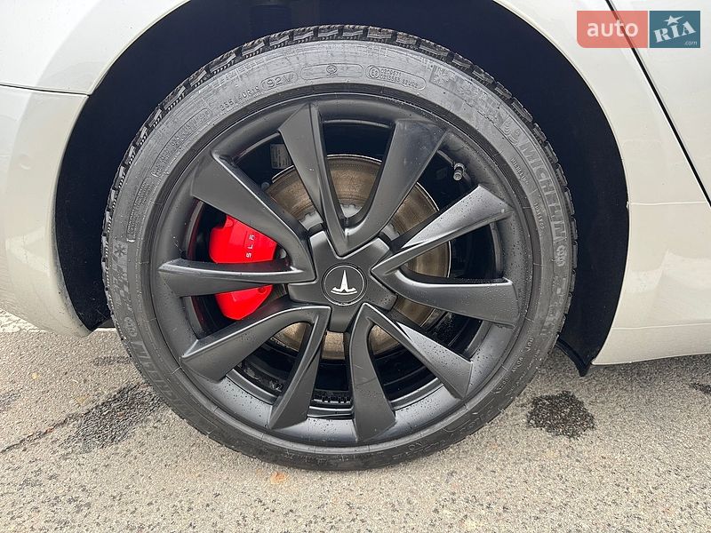 Седан Tesla Model 3 2022 в Ивано-Франковске