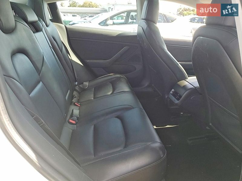 Седан Tesla Model 3 2018 в Одесі