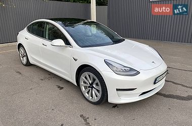 Седан Tesla Model 3 2020 в Дніпрі