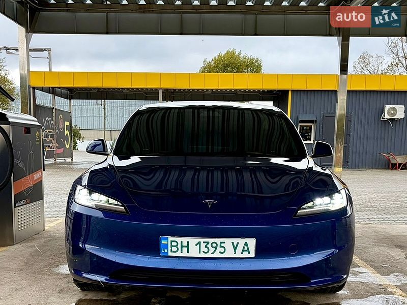 Седан Tesla Model 3 2024 в Одессе