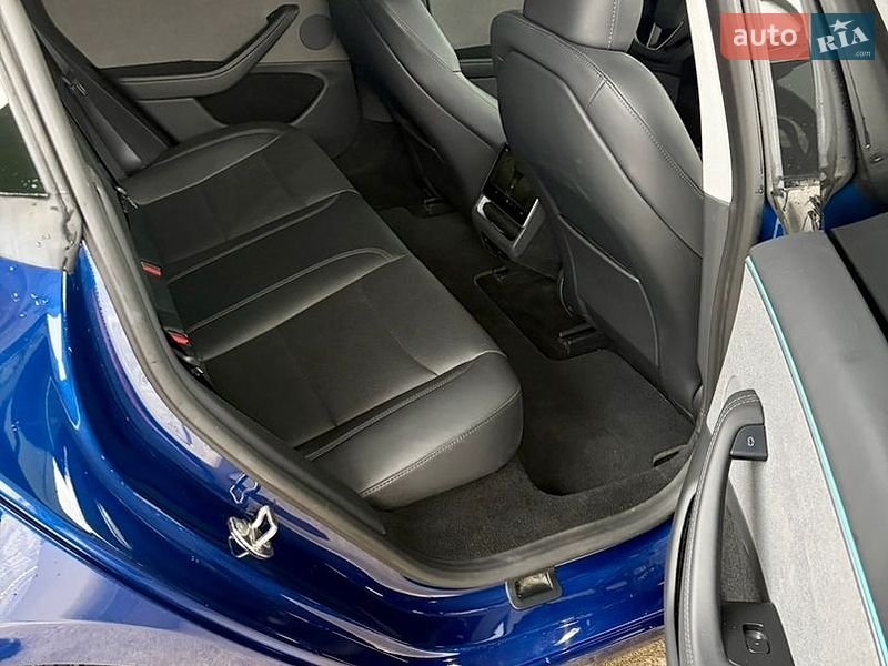 Седан Tesla Model 3 2024 в Одессе