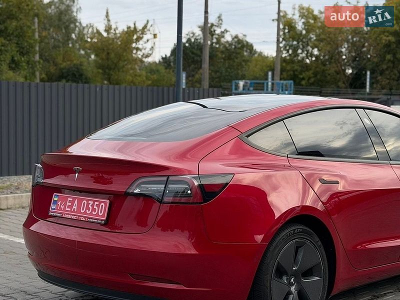 Седан Tesla Model 3 2022 в Черкассах
