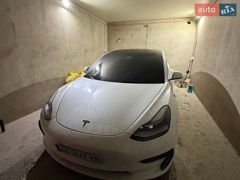 Седан Tesla Model 3 2020 в Вінниці
