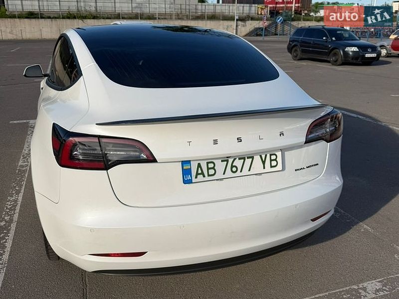 Седан Tesla Model 3 2020 в Вінниці