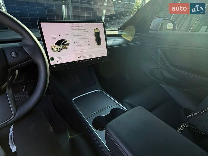 Седан Tesla Model 3 2020 в Виннице