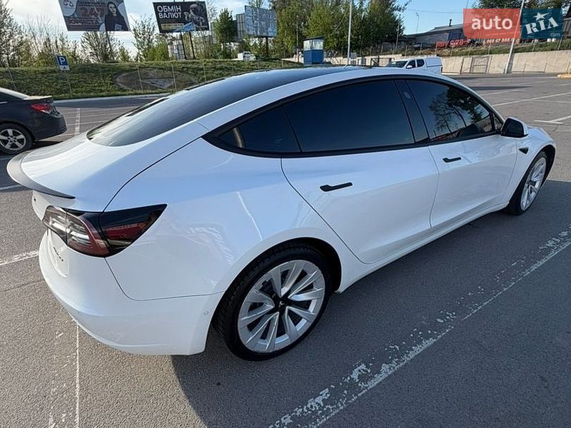 Седан Tesla Model 3 2020 в Вінниці