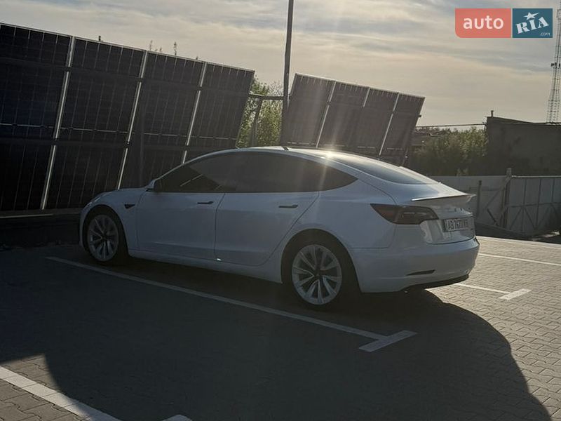 Седан Tesla Model 3 2020 в Вінниці