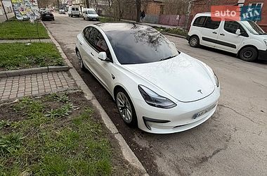 Седан Tesla Model 3 2020 в Вінниці