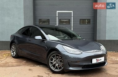 Седан Tesla Model 3 2022 в Києві