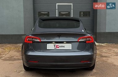 Седан Tesla Model 3 2022 в Києві