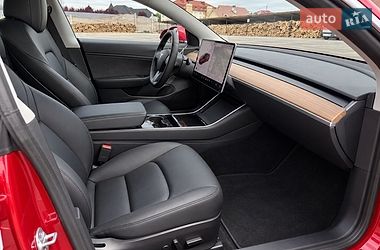 Седан Tesla Model 3 2020 в Львові