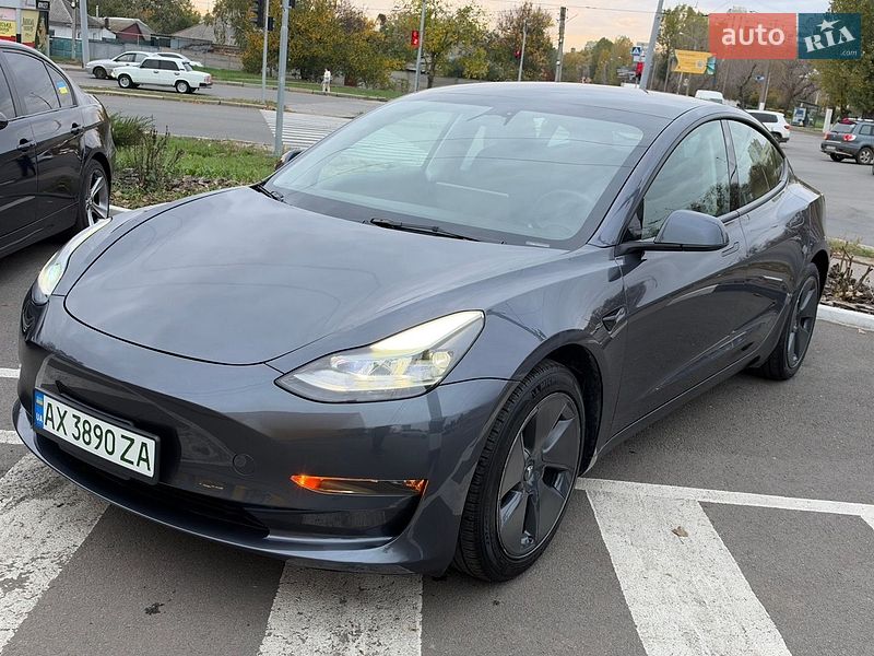 Седан Tesla Model 3 2023 в Харкові