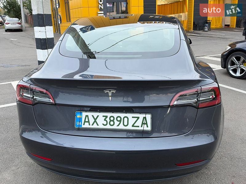 Седан Tesla Model 3 2023 в Харкові