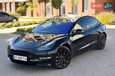 Седан Tesla Model 3 2022 в Надвірній