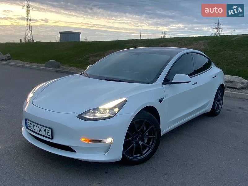 Tesla Model 3 2021