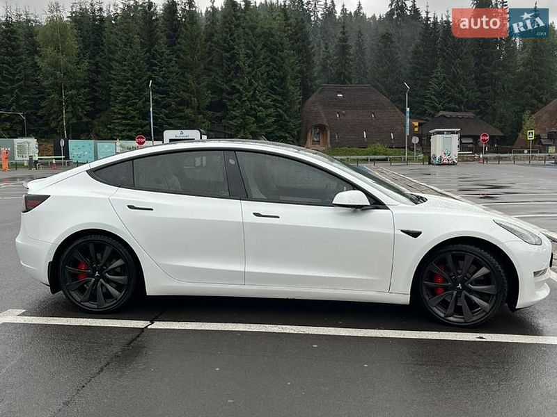 Седан Tesla Model 3 2020 в Великих Мостах