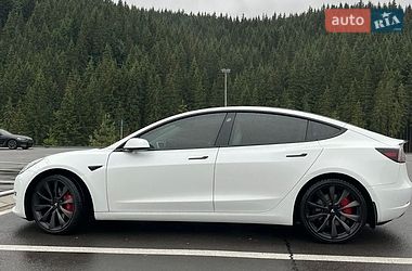 Седан Tesla Model 3 2020 в Великих Мостах