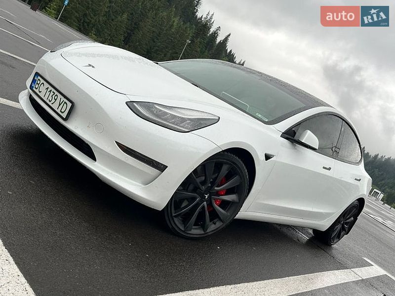 Седан Tesla Model 3 2020 в Великих Мостах