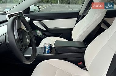 Седан Tesla Model 3 2020 в Великих Мостах