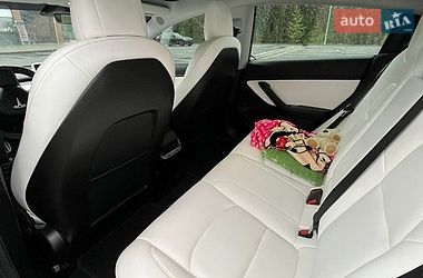 Седан Tesla Model 3 2020 в Великих Мостах