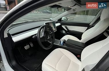 Седан Tesla Model 3 2020 в Великих Мостах