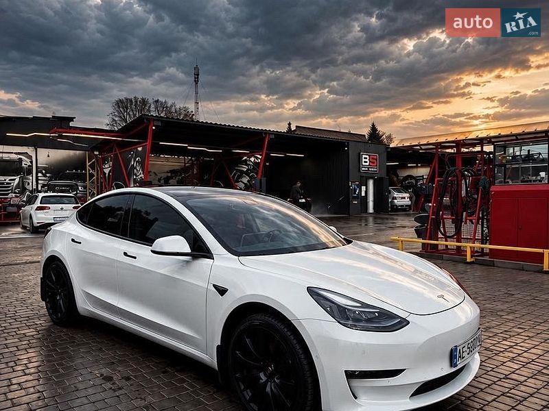 Tesla Model 3 2021