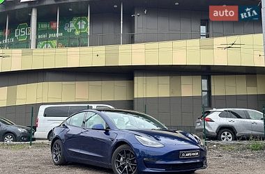 Седан Tesla Model 3 2021 в Києві