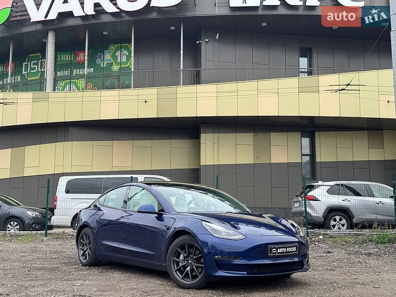 Tesla Model 3 2021