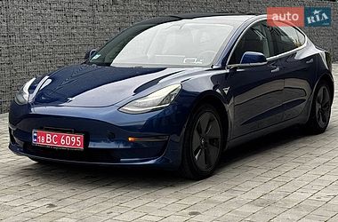 Седан Tesla Model 3 2019 в Луцке