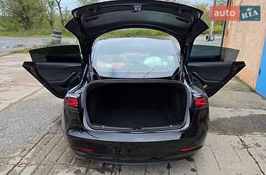 Седан Tesla Model 3 2018 в Білгороді-Дністровському